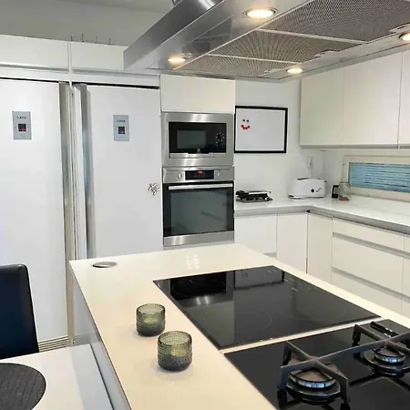 Modern House Σπίτι διακοπών *