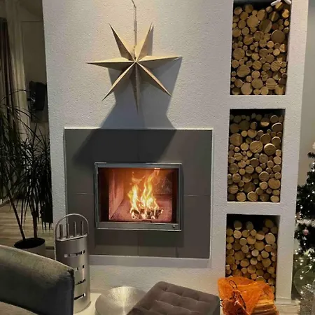 Modern House Ροβανιέμι